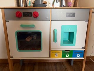 Cocinita de madera para niños