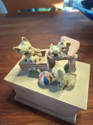 Lote 2 figuras gatitos + 1 con caja musical #7