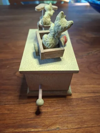 Lote 2 figuras gatitos + 1 con caja musical #7