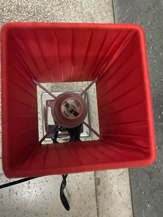 Lámpara de mesa pantalla roja