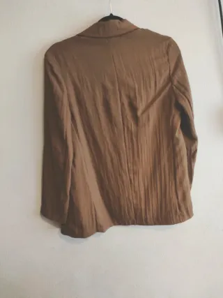 Americana fluida arrugada Stradivarius