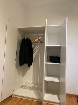 Armario blanco de 3 puertas