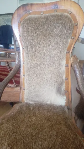 Sedia in pelle e legno