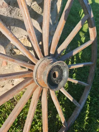 Rueda de carro antigua 125cm
