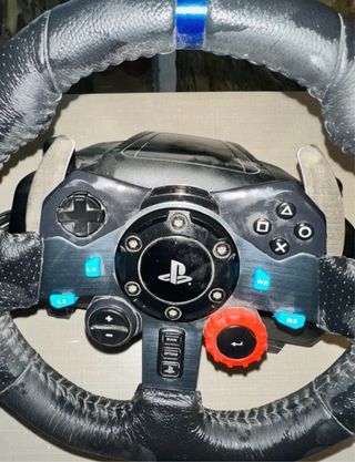 Volante Logitech PS5 con pedales y marchas