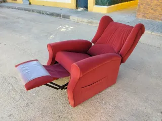 Sillón relax de terciopelo rojo