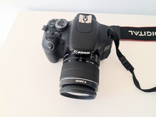 Cámara Canon EOS 600D con objetivo 18-55 IS