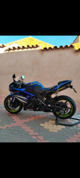 Yamaha R1 Azul y Verde