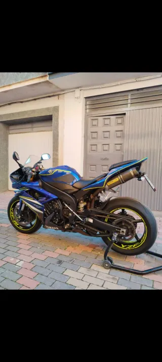 Yamaha R1 Azul y Verde