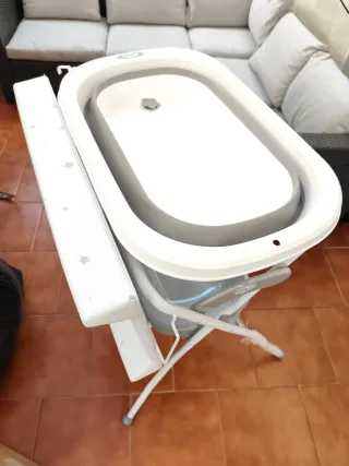Bañera plegable con  cambiador