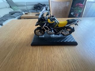 Maqueta BMW R1250GS