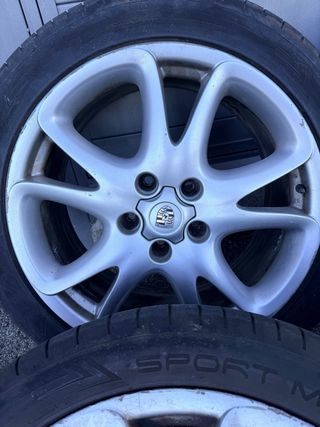 Llantas Porsche Cayenne 20' con neumáticos 70%