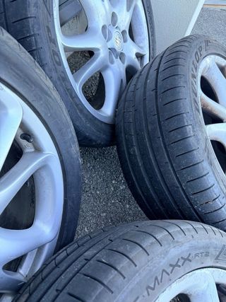 Llantas Porsche Cayenne 20' con neumáticos 70%