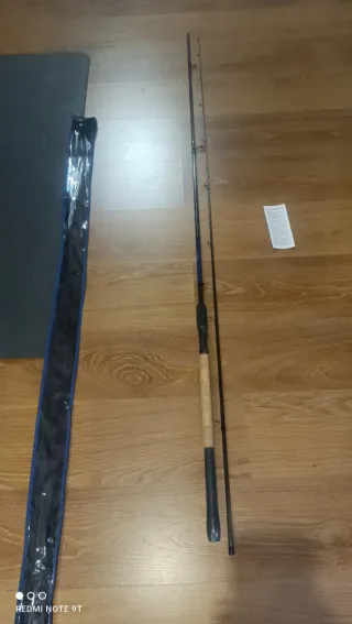 Caña de pesca 2 piezas 11 pies. Marca avanti.