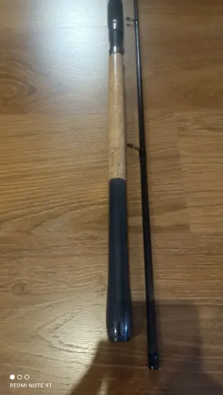 Caña de pesca 2 piezas 11 pies. Marca avanti.