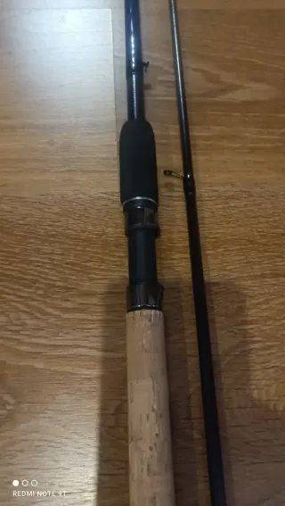 Caña de pesca 2 piezas 11 pies. Marca avanti.
