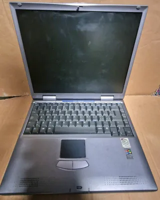 Laptop NEC Versa LX pII non testato