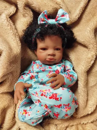 Bebé Reborn realista niña