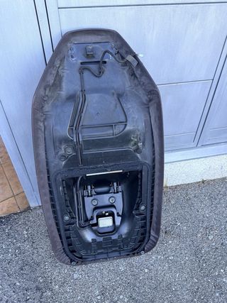 Asiento Suzuki Burgman 400 K7