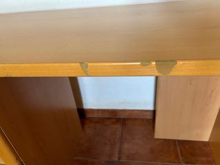 Escritorio de ordenador con cajones
