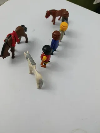 Figuras Playmobil y Caballos