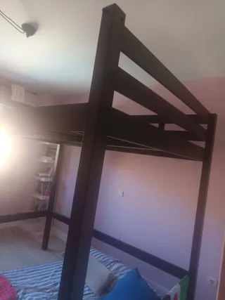 Cama alta doble IKEA con escalera