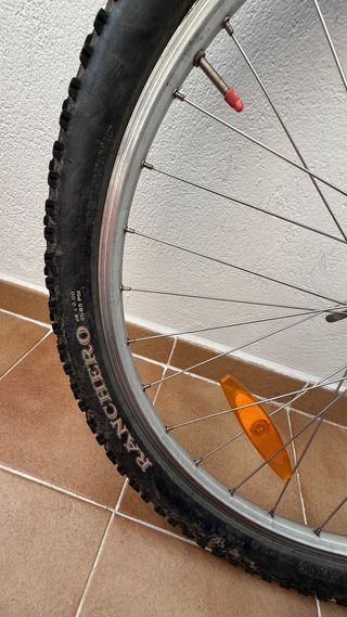 Rueda trasera 26 V-Brake con cubierta