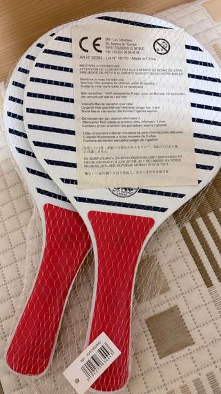 Raquetas de playa con pelota