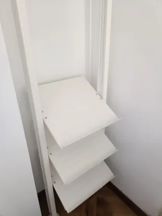 Armario abierto Ikea metal y madera, blanco.