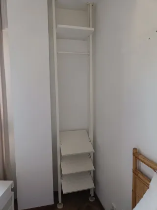 Armario abierto Ikea metal y madera, blanco.