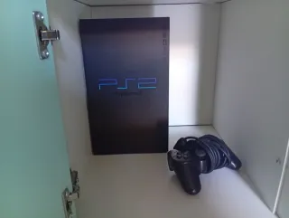 PlayStation 2 Nera con Controller