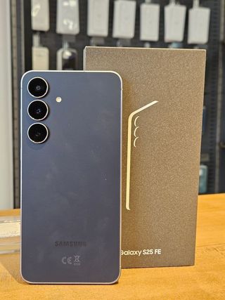 SAMSUNG S25 FE 128GB NEGRO - 0 CICLOS DE CARGA