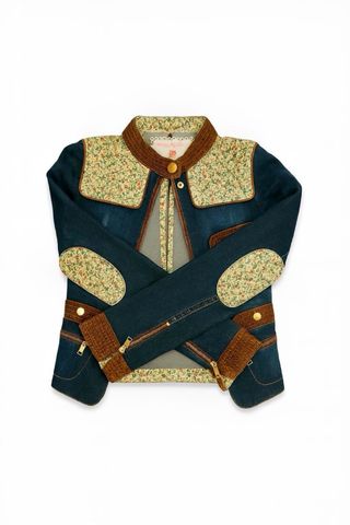 Chaqueta denim combinada con detalles florales
