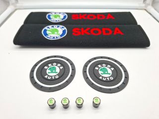 Set 8 accessori auto Skoda