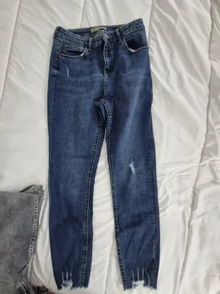 Pantalones pitillo vaqueros desgastados