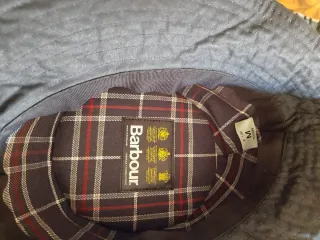 Sciarpa e cappello Barbour