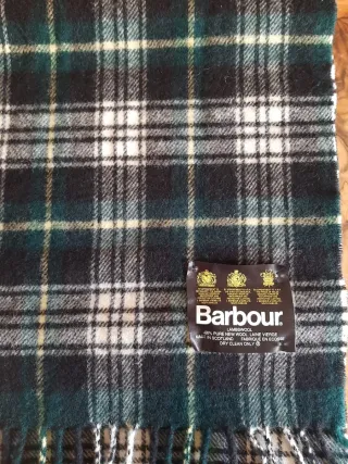 Sciarpa e cappello Barbour