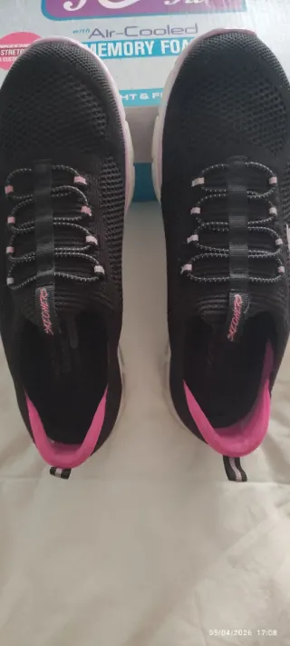 Zapatillas Skechers  mujer Negras y Rosas