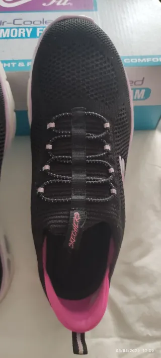 Zapatillas Skechers  mujer Negras y Rosas