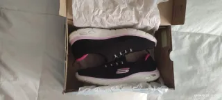 Zapatillas Skechers  mujer Negras y Rosas