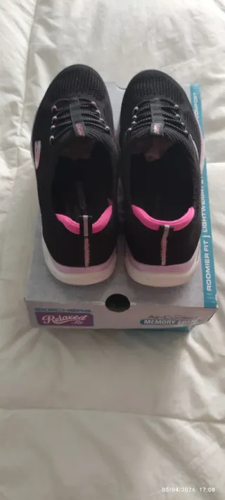 Zapatillas Skechers  mujer Negras y Rosas