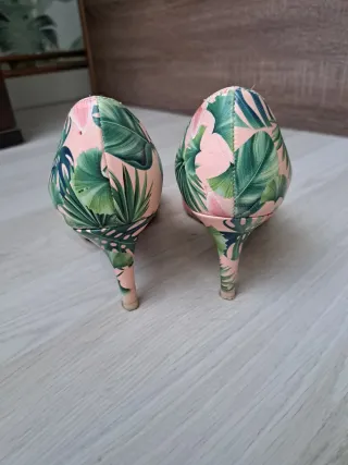 Zapatos Lodi tacón estampado floral