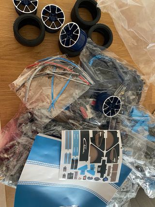 Replica dettagliata della leggendaria auto sportiva Bugatti Chiron in mattoncini Lego