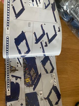 Replica dettagliata della leggendaria auto sportiva Bugatti Chiron in mattoncini Lego