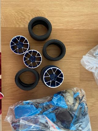 Replica dettagliata della leggendaria auto sportiva Bugatti Chiron in mattoncini Lego