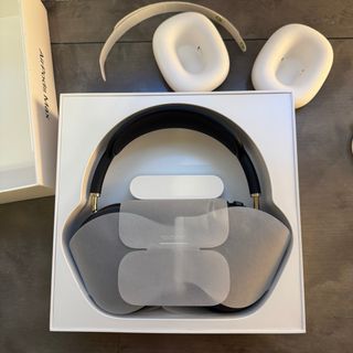 AirPods Max Medianoche con grabado