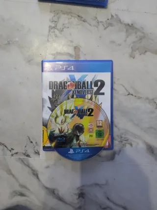 PS4 Slim Negra + 2 Juegos