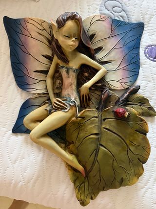 Figura Hada con Alas y Mariquita