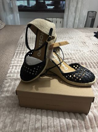 Sandalias cuña negras y beige