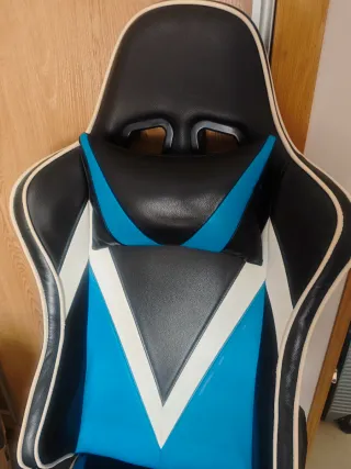 Silla Gaming F004 con reposapiés